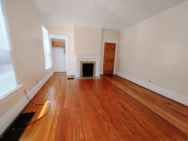 Foto del edificio - 82 E Maynard Ave