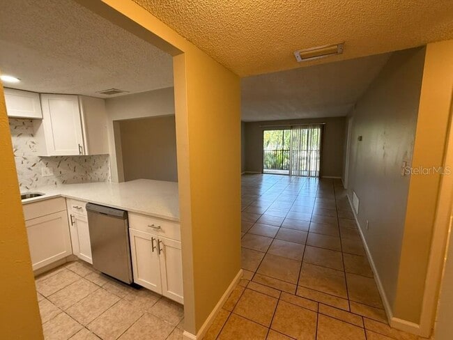 Building Photo - 3700 S Osprey Ave