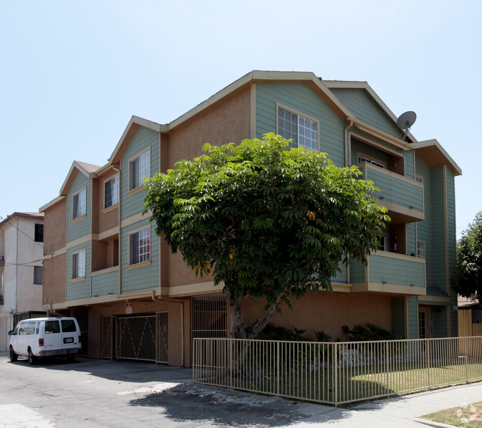 Primary Photo - 350 Tile Ave
