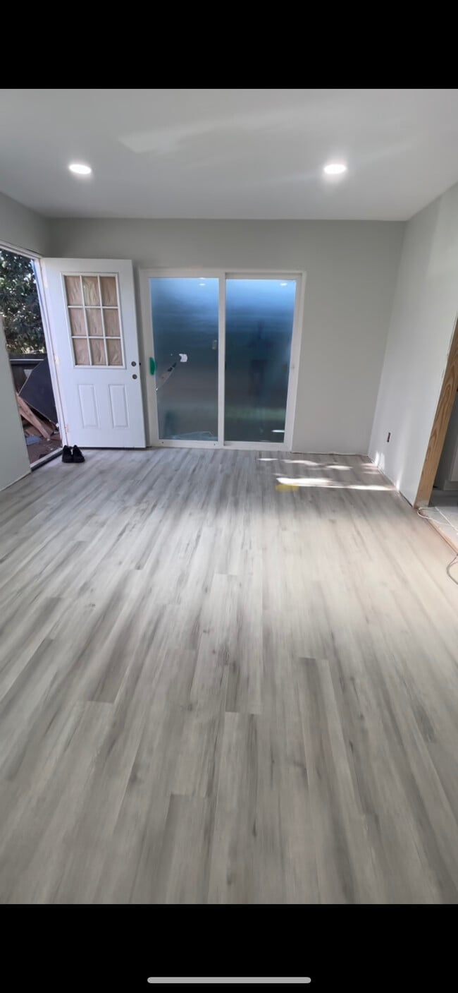 Building Photo - 2005 10th St