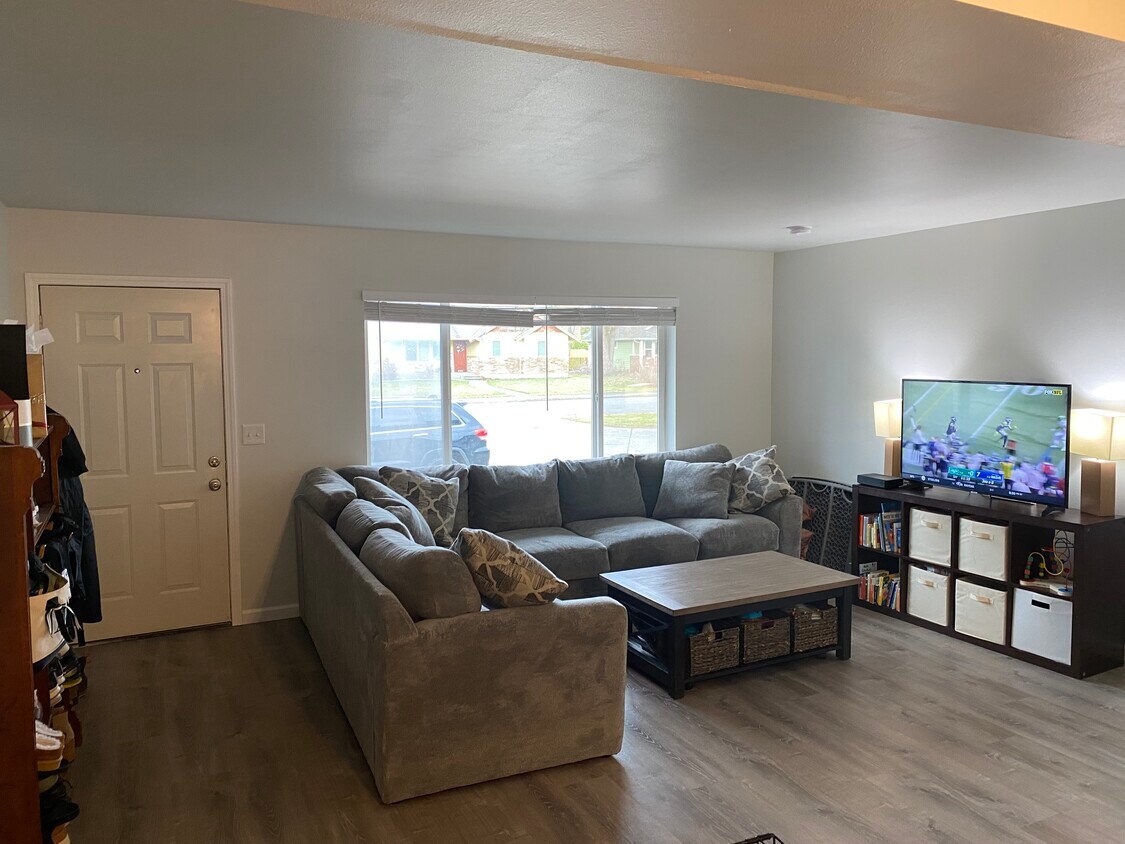 Foto principal - 631 F St