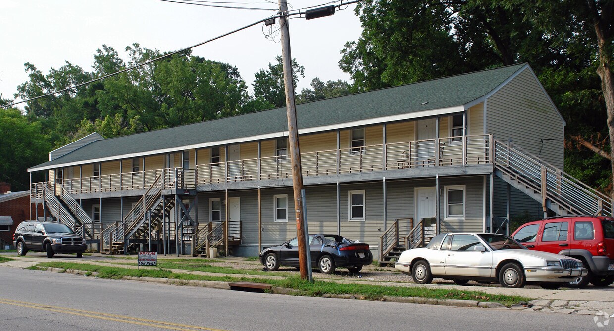 Primary Photo - 1320 Poole Rd