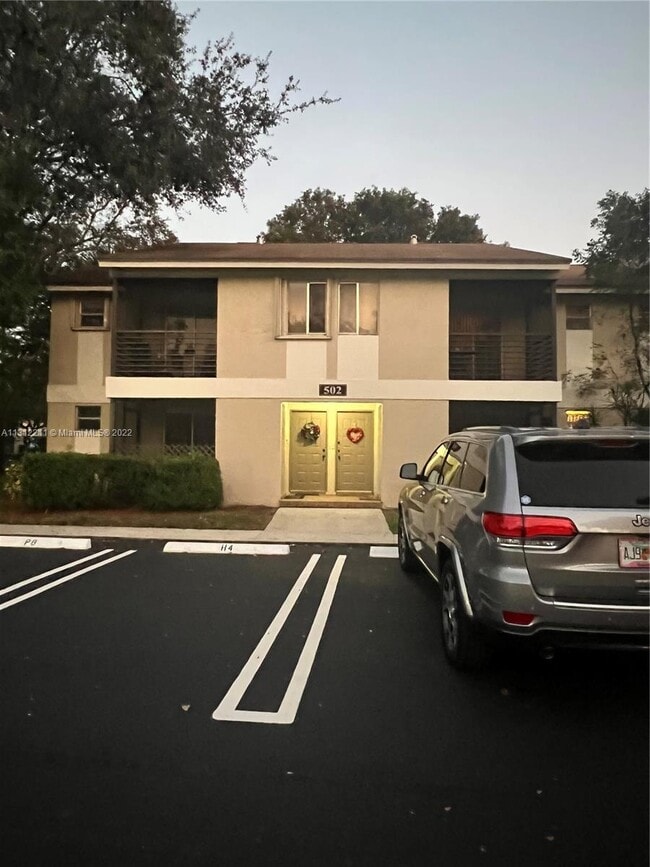 Building Photo - 502 Gardens Dr
