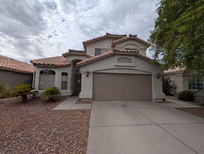 4 Bedroom 2.5 Bathroom Lakewood Home - 4 Bedroom 2.5 Bathroom Lakewood Home
