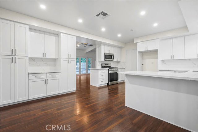 Foto del edificio - 24210 Bessemer St