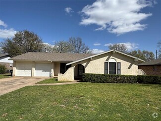 Building Photo - 2020 Fordham Ln