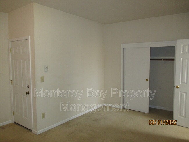 Building Photo - 211 Forest Ave
