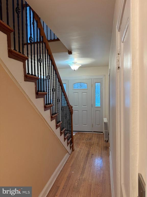 Building Photo - 2211 32nd Pl SE