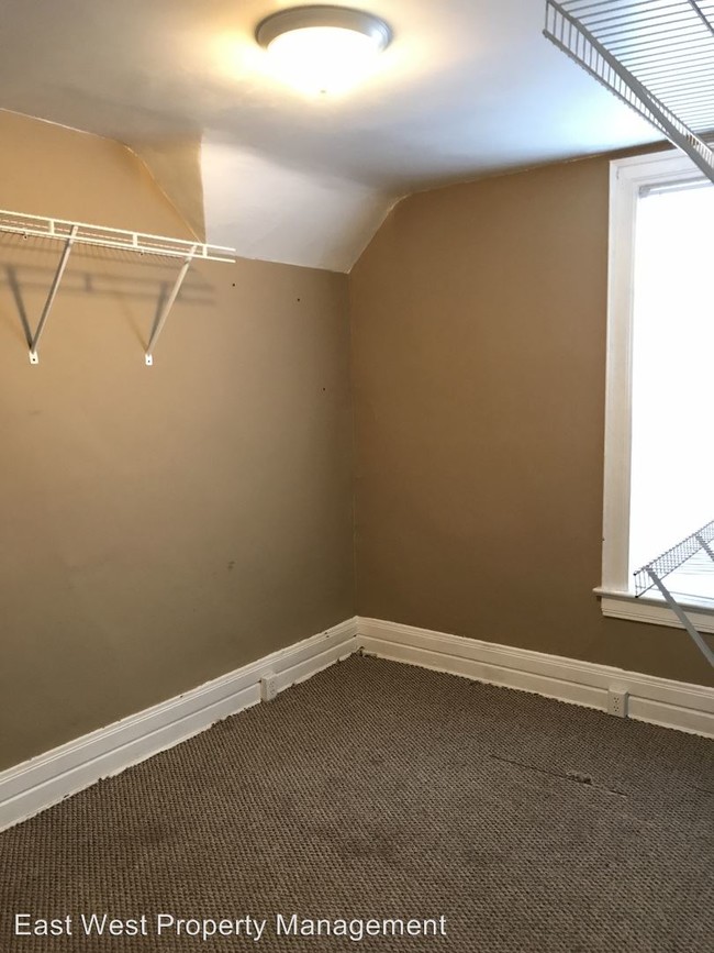 Building Photo - 1705 Hammond Ave
