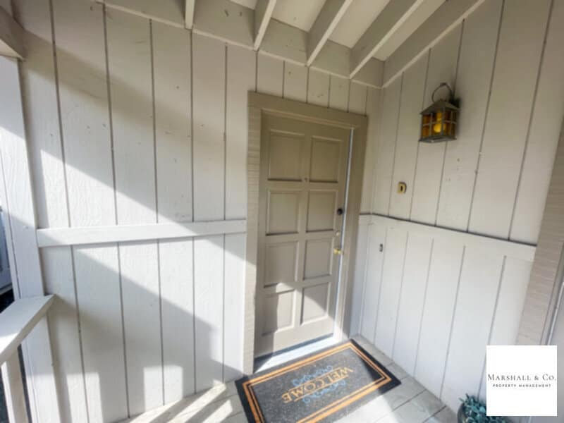 NEW PRICE!!! NEW FLOORS!!! TIBURON 2br/1.5... - NEW PRICE!!! NEW FLOORS!!! TIBURON 2br/1.5...