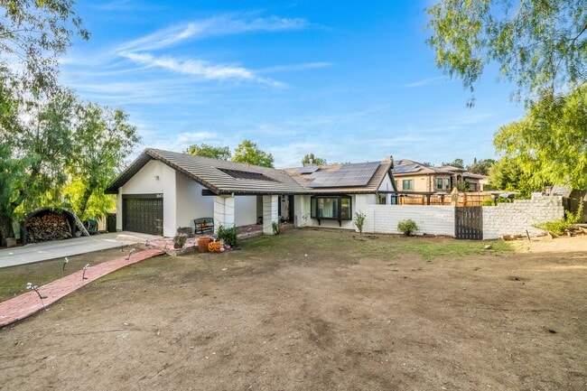 Photo - 28403 Waring Pl (Agoura Hills, CA) House