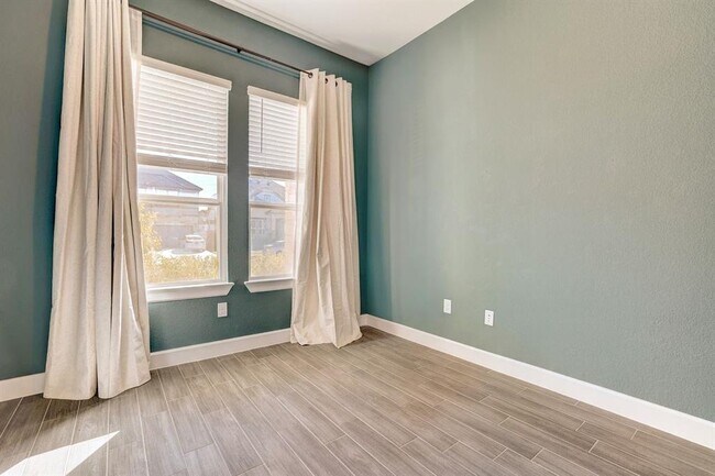 Building Photo - 4705 Sea Salt Dr