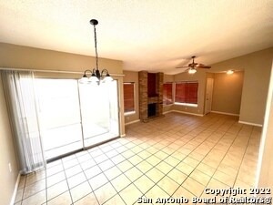 Foto del edificio - 5555 Kissing Oak St