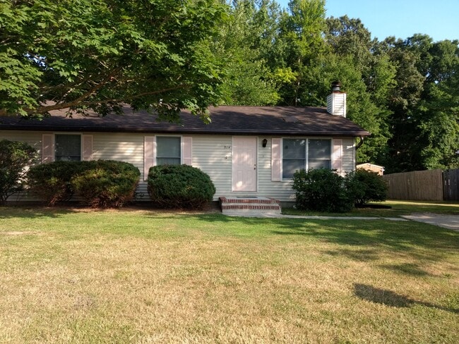 Front of house - 314 Lake Crystalbrook Dr