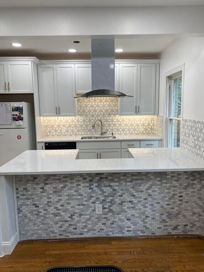 Foto del edificio - 803 E 32nd St