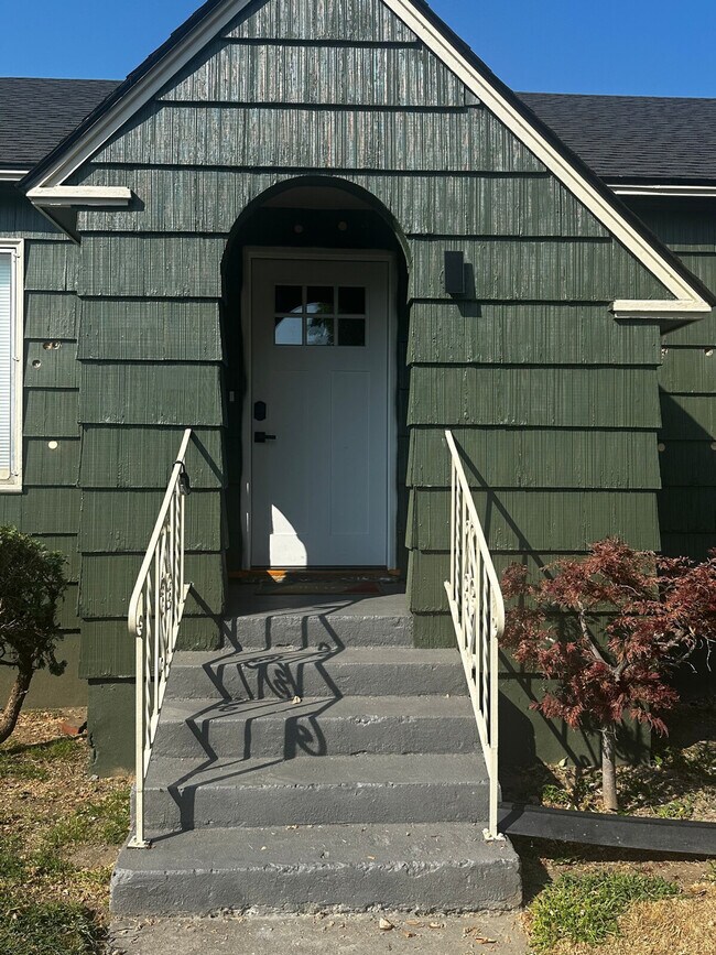 Foto del edificio - 212 N 8th Ave