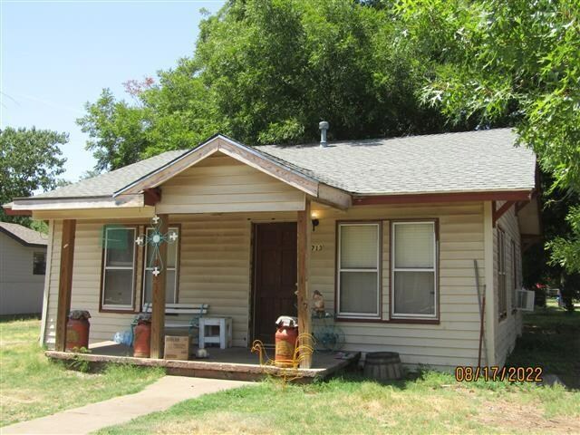 Primary Photo - 713 N 8th St