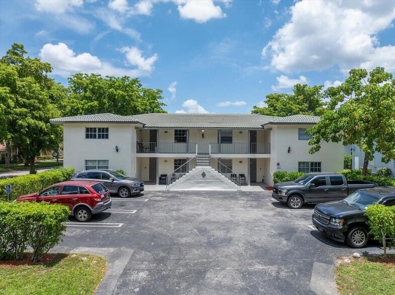 Foto principal - 10151 NW 35th St