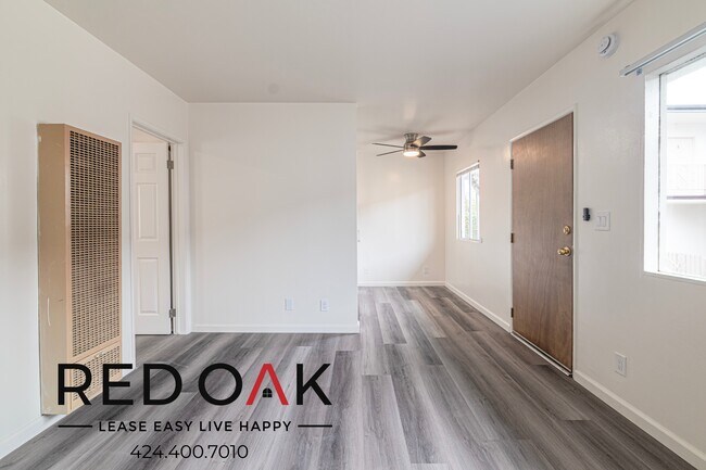 Foto del edificio - Sun-Drenched One Bedroom with Stainless St...