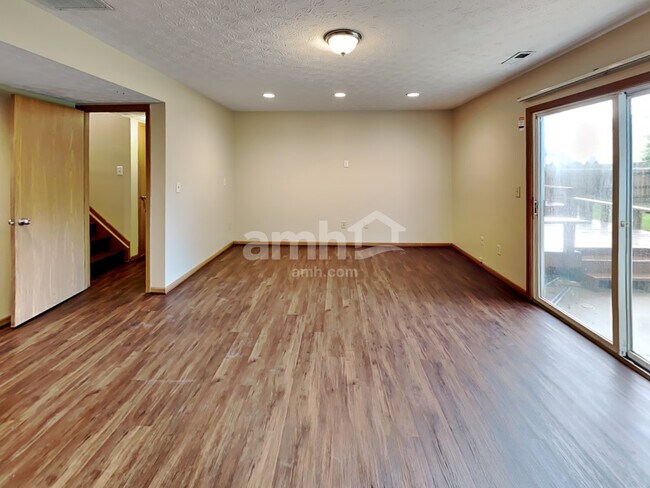 Building Photo - 1350 Randan Drive