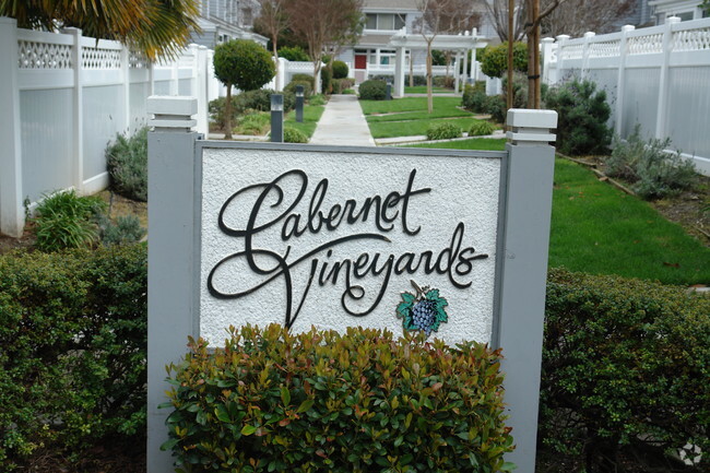 Foto del edificio - Cabernet Vineyards
