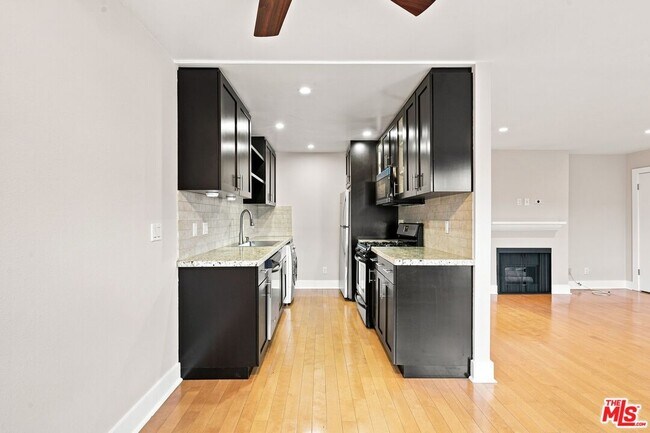 Foto del edificio - 3131 S Canfield Ave