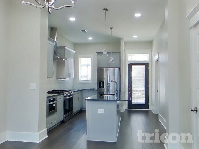 Foto del edificio - 6813 Charlotte Pike