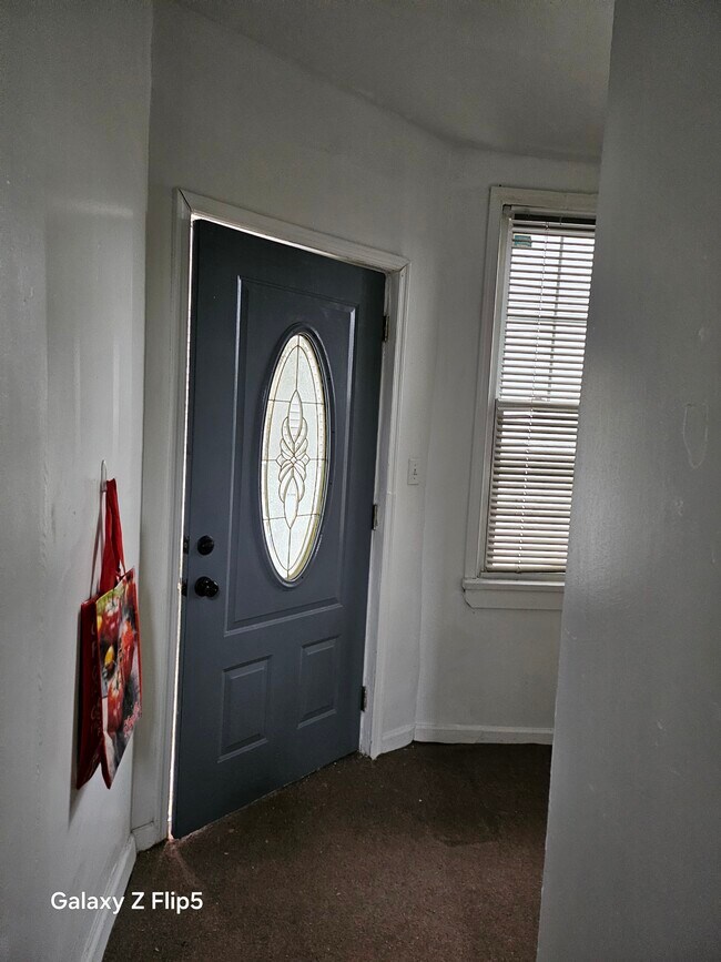 Foto del edificio - 407 W Broad St