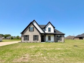 Building Photo - 7455 Newbury Dr