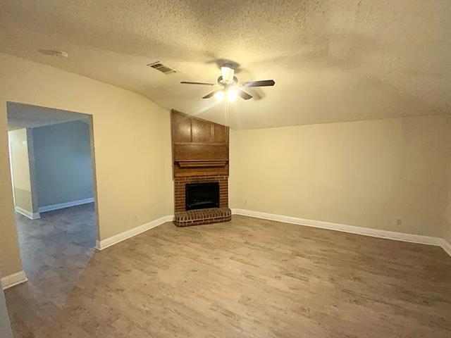 Foto del edificio - 819 Havenbrook Dr
