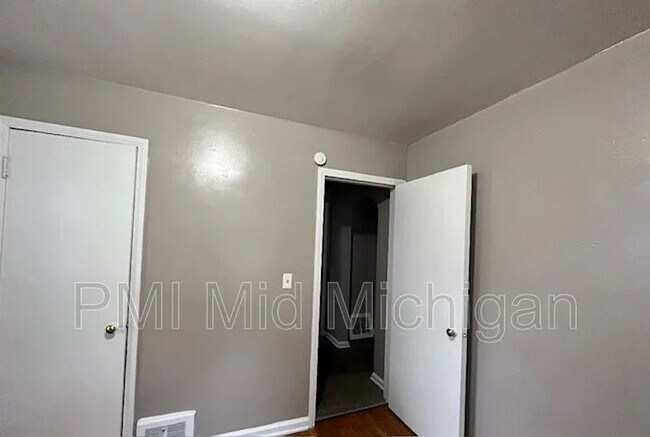 Foto del edificio - Comfortable & Convenient 2BR Living
