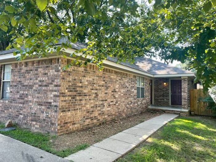 515 3rd Ave Unit A House Rental in Conway, AR