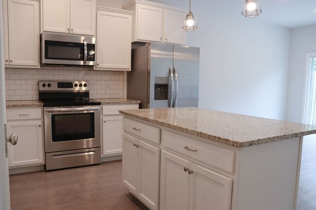 Building Photo - Richmond Hill Fairway Oaks