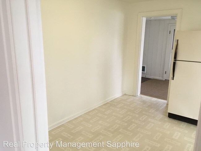 Building Photo - 2 br, 1 bath House - 323 S 7th - 323 S 7th