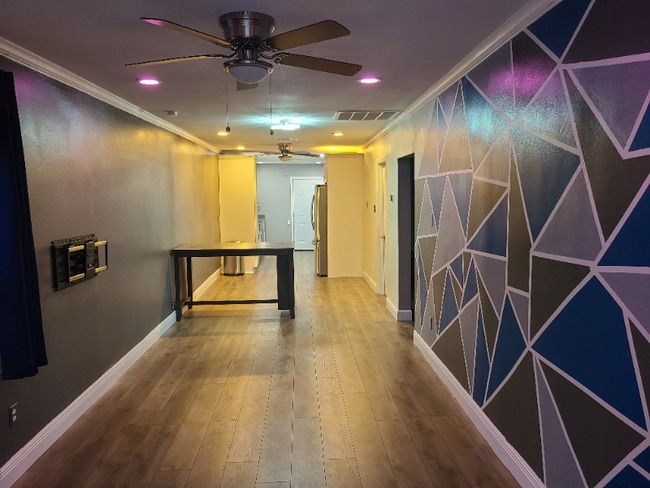 Photo - 550 Brown St House