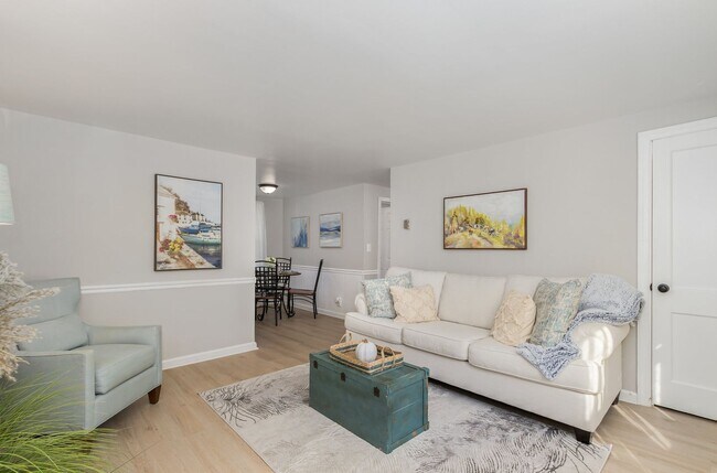 Building Photo - Brookwood Garden Condo