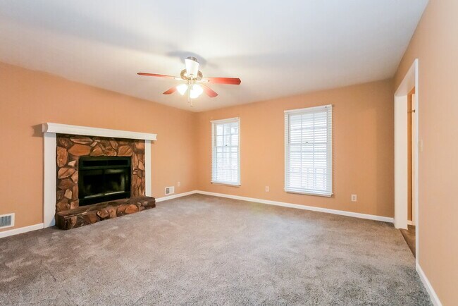 Building Photo - 240 Brookclear Ln