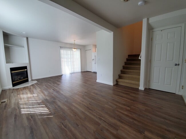 Building Photo - 1303ed