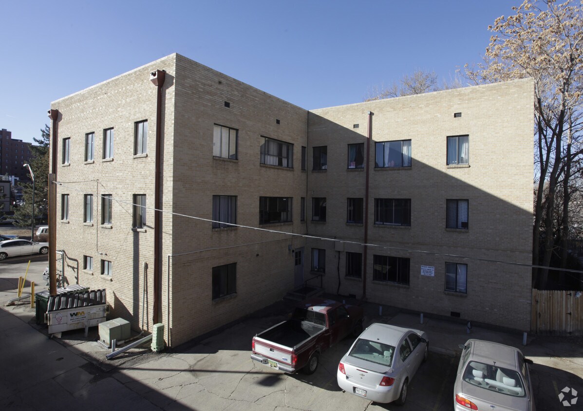 Building Photo - Birch Hall