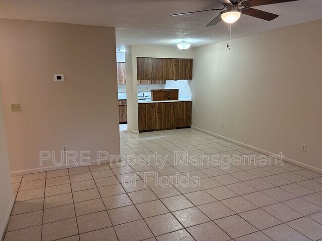 Building Photo - 601 NE 28th Ave