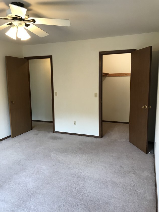 Foto principal - 905 Silver Lake Dr