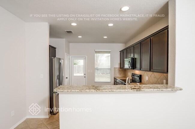 Building Photo - 467 Walnut Crest