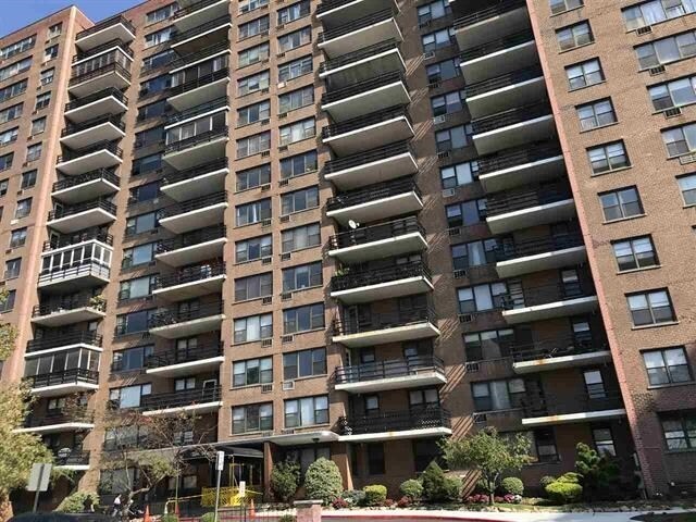 Foto principal - 10 Huron Ave
