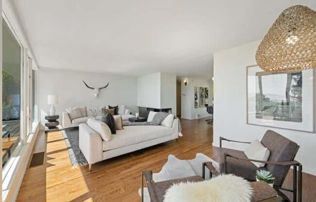 Foto del edificio - 1072 Keeler Ave