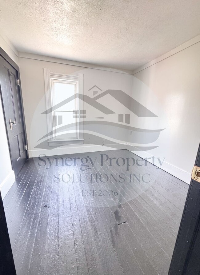 Building Photo - 292 4th Ave