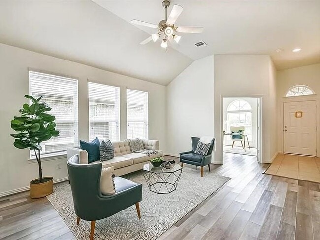 Building Photo - 2125 Sand Ridge Dr