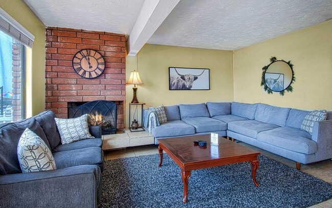 Building Photo - 414 E Oceanfront