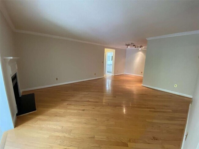 Foto del edificio - 5005 Wingate Way