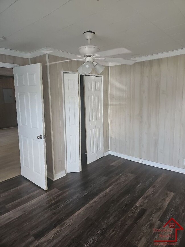 Building Photo - 1002 33rd Ave N