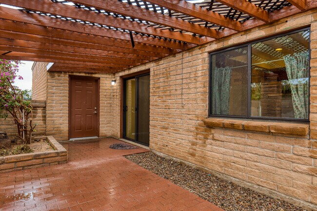 Foto del edificio - 7711 E 39th St